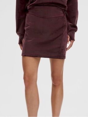 NWT Lululemon Scuba High-Rise Mini Skirt Velvet Medium Garnet